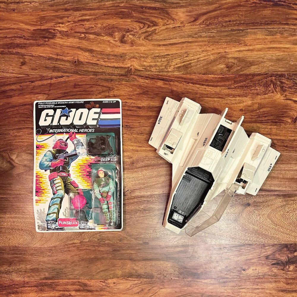 GI Joe Int. Heroes MOC Russian Funskool Deep Six + 2004 Sharc Tooth